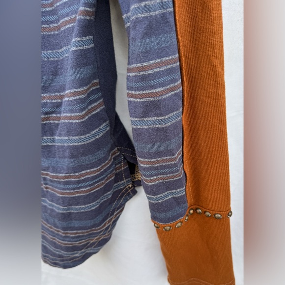 Double D Ranch - Embroidered detail Western Graphic Long Sleeve Shirt - Size M - Picture 14 of 16